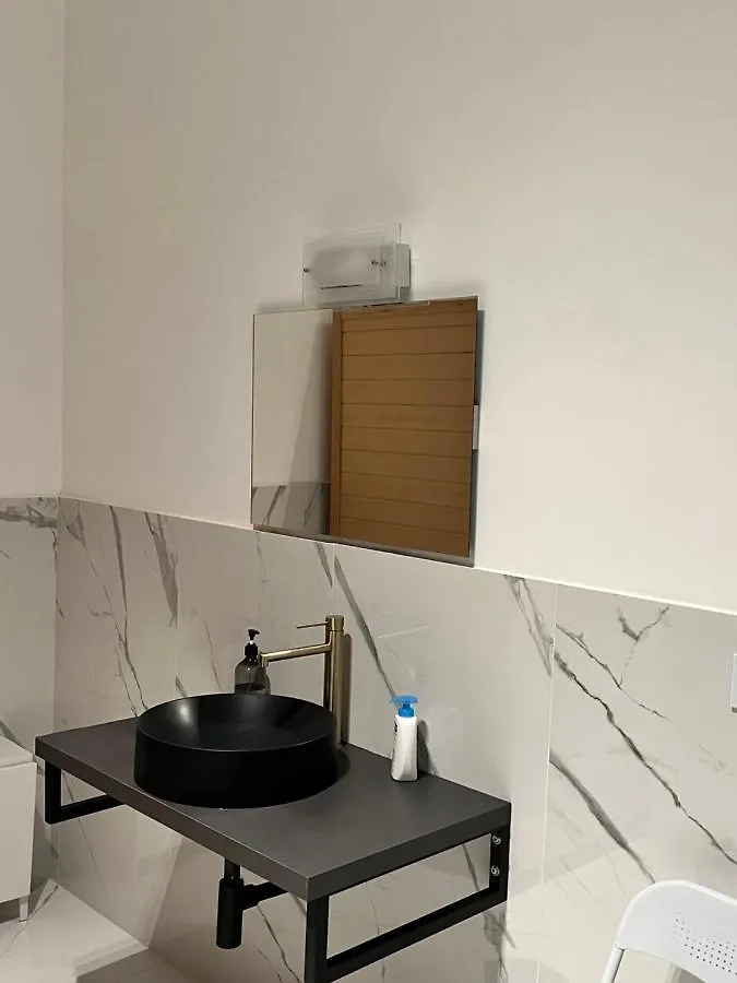 Myhome Boni Deluxe Milan 0*,
